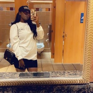 Meet your Posher, Emani